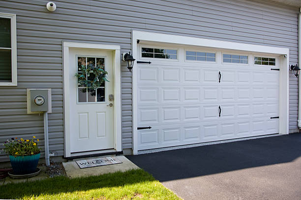 24/7 Emergency Garage Door Panel Replacement experts in Montgomery County County, IN